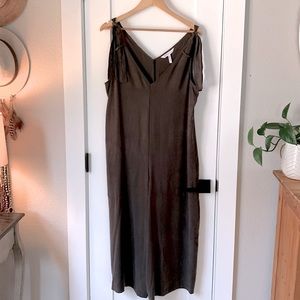 BCBGeneration Brown Jumpsuit Romper Adjustable Straps Pockets Size M NWT